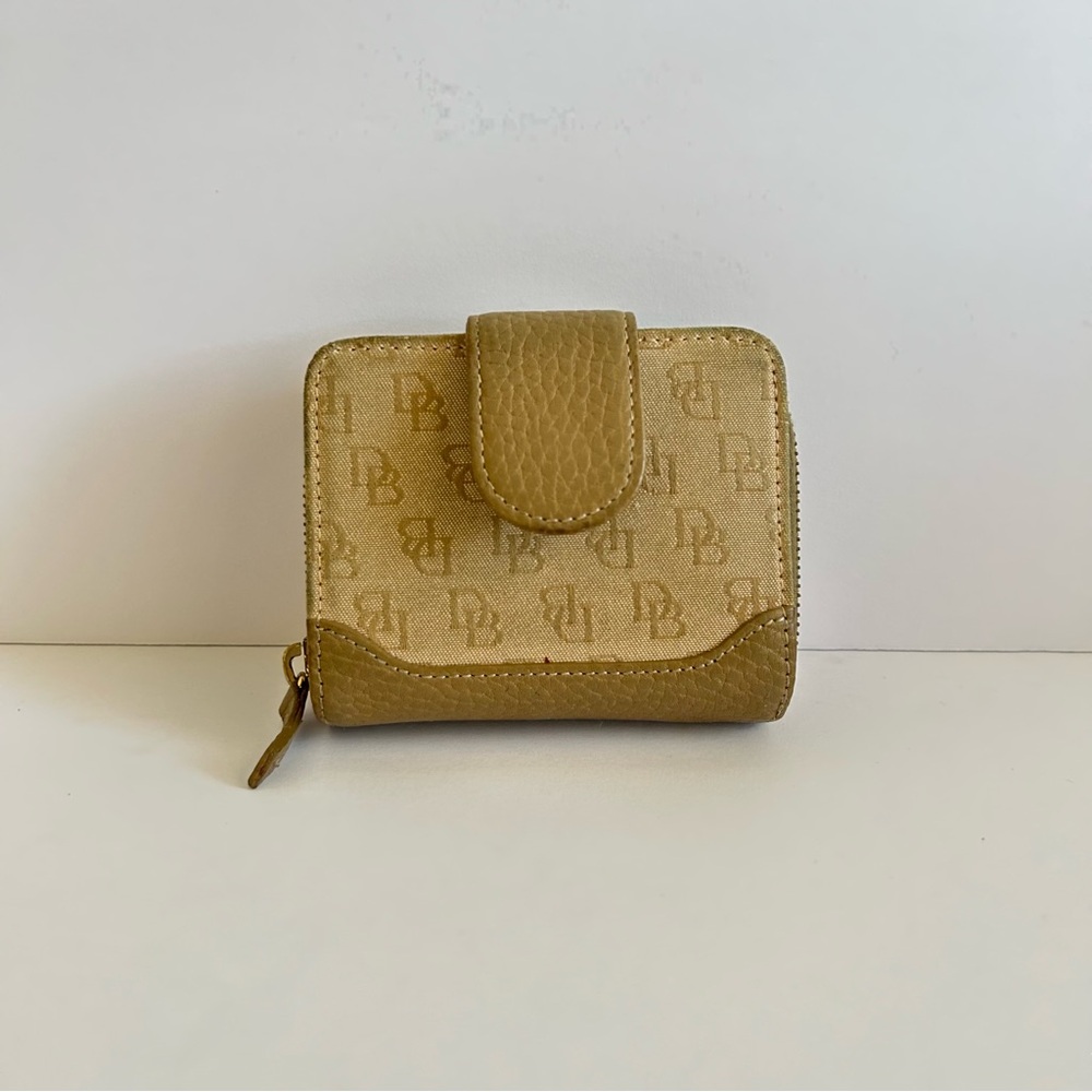 Vintage Dooney and Bourke taupe Wallet